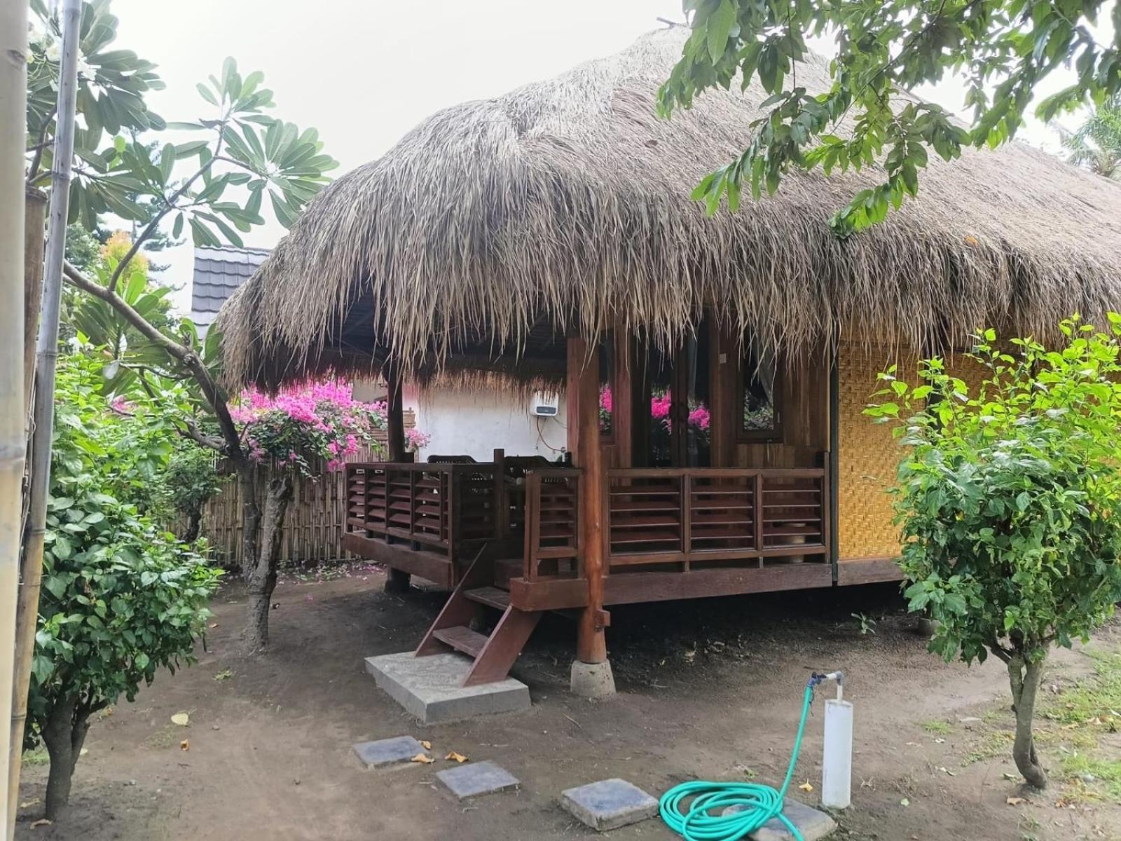 Gili Air Santay Bungalows Exterior photo